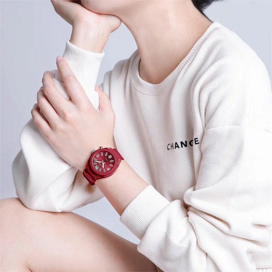 photo montre femme bracelet silicone rouge