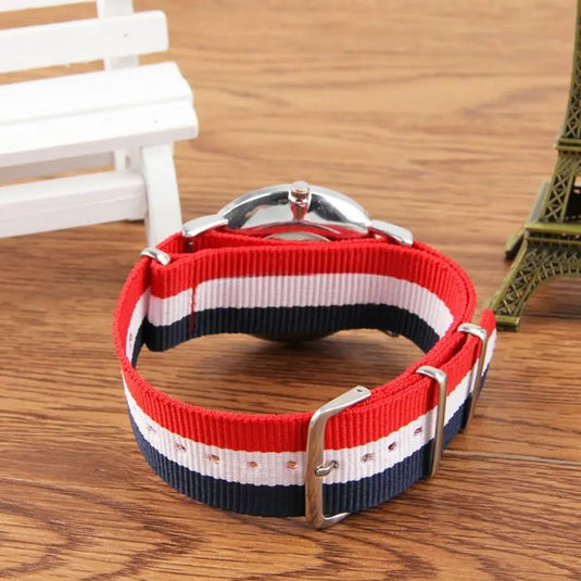 Montre femme drapeau français France couleur argent vue derrière