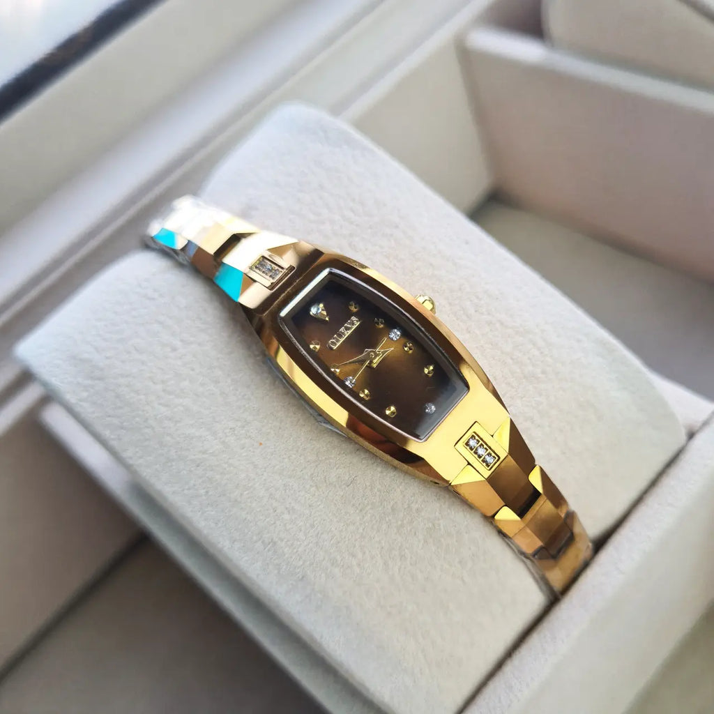 Photo montre bracelet femme couleur or