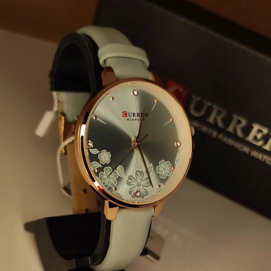 Montre Femme Cadran Bleu, Bracelet en Cuir Bleu • SAPHYR