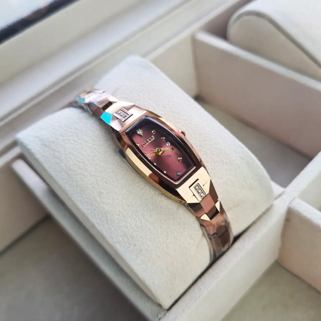 Photo montre bracelet femme couleur or rose