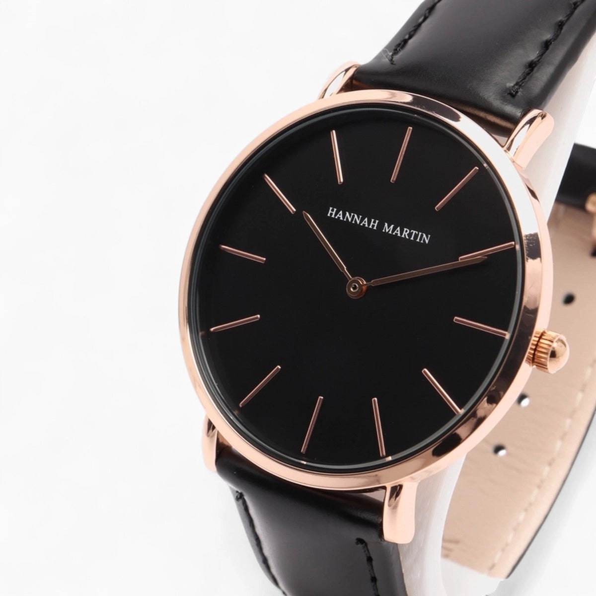 montre femme bracelet cuir noir cadran noir 3