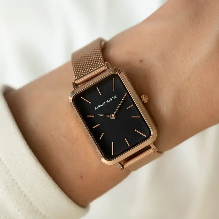 montre femme rectangulaire cadran noir